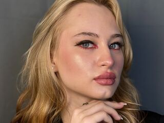 chatroom webcam pic LucileNeuburger