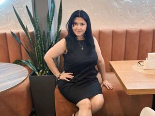 chat with cam LuisaMiller