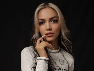 cam chatroom LynetBurrington