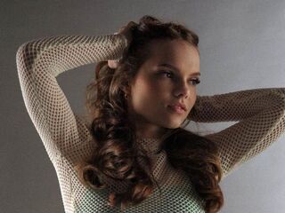 fingering camwhore MalkovaNatasha