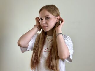 hot cam girl fingering MaudBasil