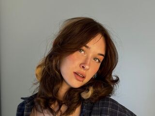 hot cam girl fingering MaudBubble