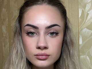 cam girl playing with vibrator MellieSchultze