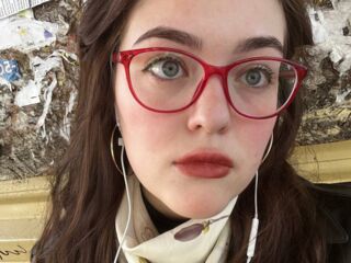 naughty cam girl fingering pussy MersedesRosso