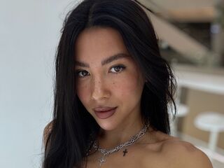 nude gamgirl MiaNoahr