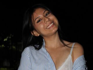 camgirl masturbating with vibrator MiaSauvage