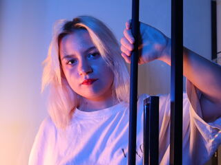 fingering girl cam MicheleColeman