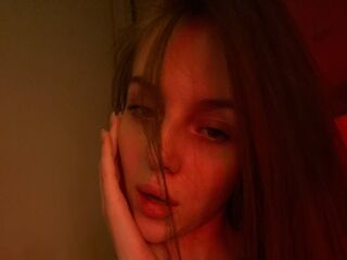 naughty camgirl fingering shaved pussy MillieBurnworth