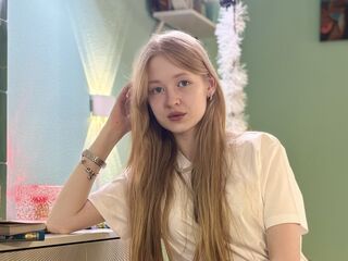 camgirl fingering pussy MinnieTallacksen