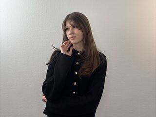 cam girl playing with sextoy MonicaWohletz