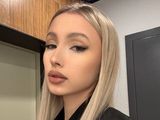 camwhore nude MyongDegado