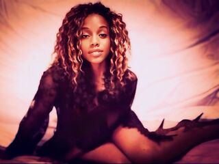 camwhore fingering shaved pussy NatalieGainer