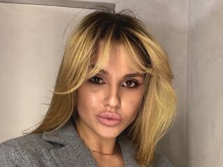 hot cam girl spreading pussy NayaMorel