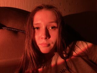 cam girl playing with vibrator NguyetBuchetto