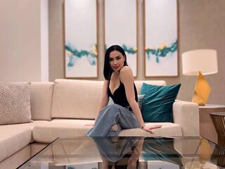 girl webcam NicoleMil