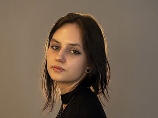 naughty camgirl masturbating OmaMckeithen