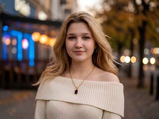 naked camgirl picture PilarVanhee