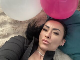 webcam bitch chatroom Reeyna