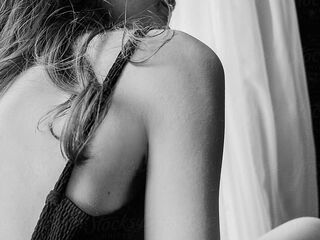 beautiful girlcam RemaRoy