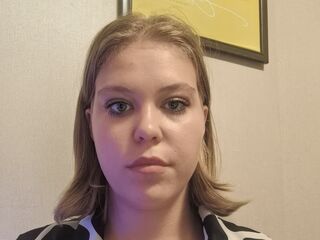fingering webcamgirl SaturninaLeavitt
