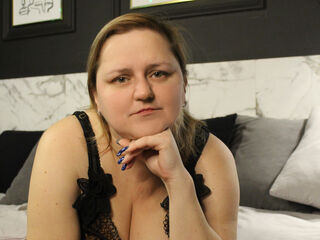 naked girl with webcam masturbating ScarlettHines