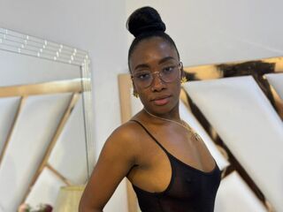 camwhore picture SelenaHadid