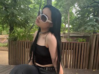naughty camgirl fingering pussy ShemikaGnerre