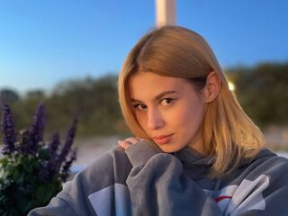 chatwhore ShyElisaa