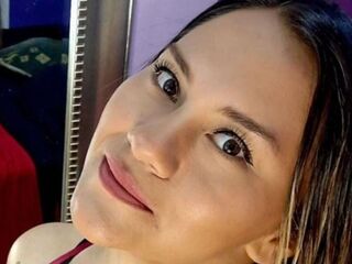 camslut spreading pussy SilvanArdient