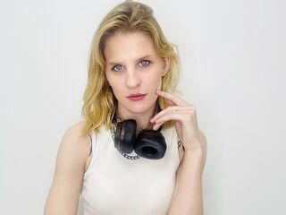 camwhore masturbating SilverAmos