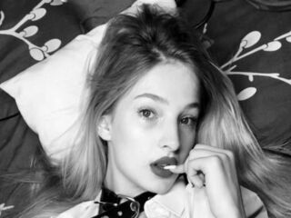 beautiful webcamgirl SofiaRoud