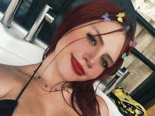 camgirl playing with dildo SophiaBeaumont