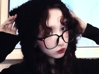 fingering camslut SunnivaCrumbley