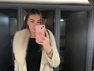 hot cam girl masturbating with sextoy SweetChloex
