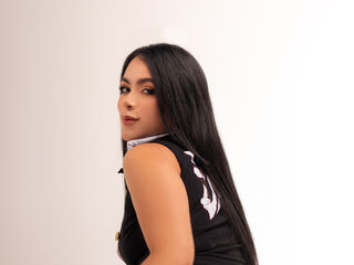 camslut masturbating ThaliiaDuran