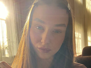 naked cam girl masturbating with dildo TristaCarmody