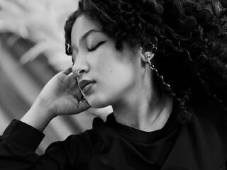 naughty cam girl masturbating with dildo TrixieBarbie