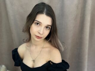 topless cam girl WandaHearing