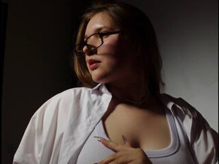 naked cam girl fingering pussy WhiteeChloee