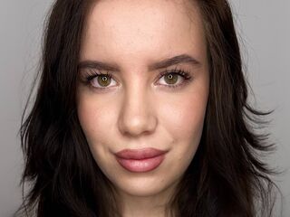 naked camgirl fingering pussy WillenaNavar