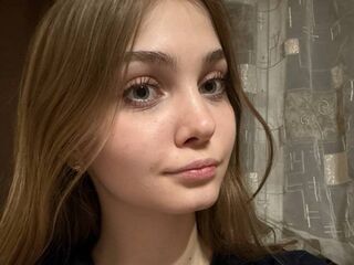 topless girl YiBisher