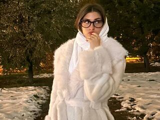 camgirl masturbating with sex toy YukoHazer